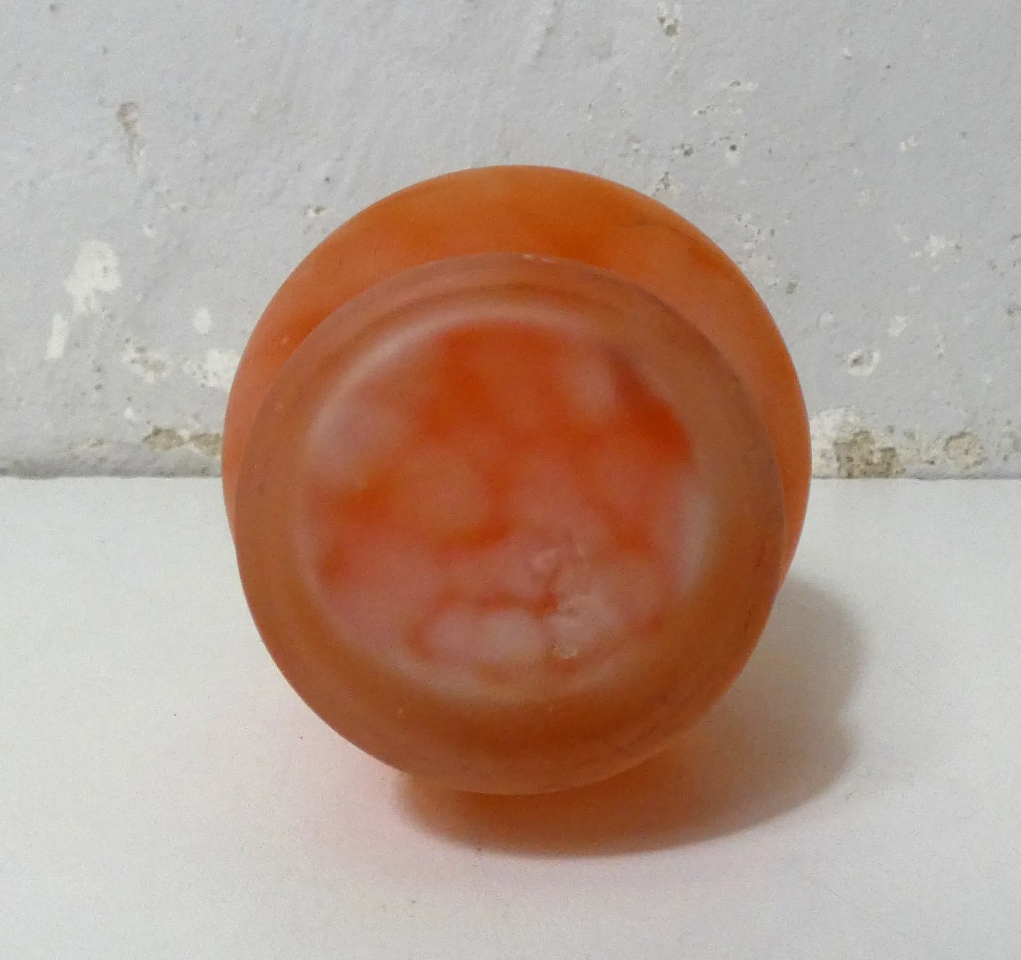 vase orange en pate de verre