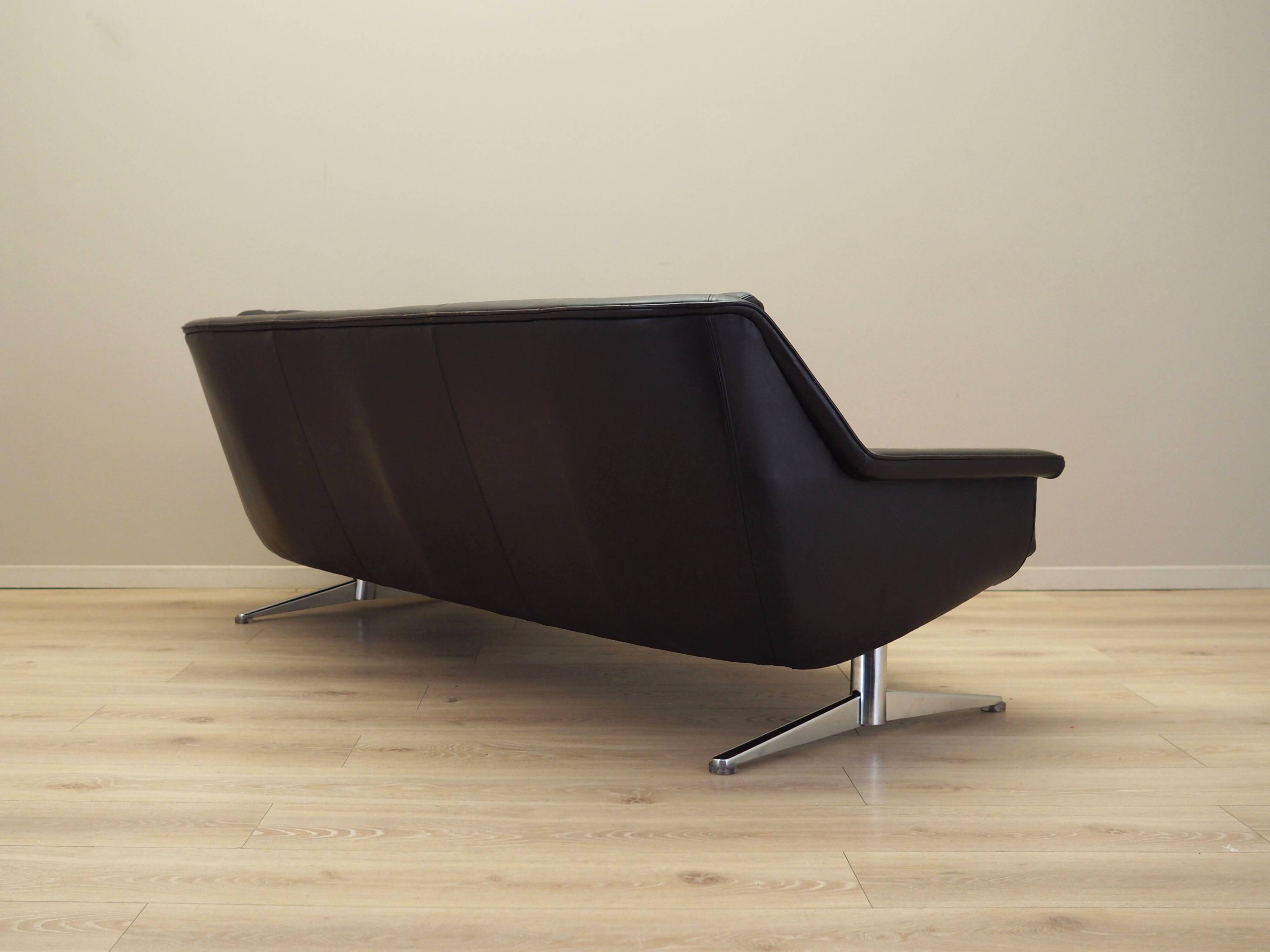 Brown leather sofa, Danish design, 1970s, designer: Werner Langenfeld, manu