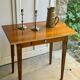 Petit bureau / table en bois et formica