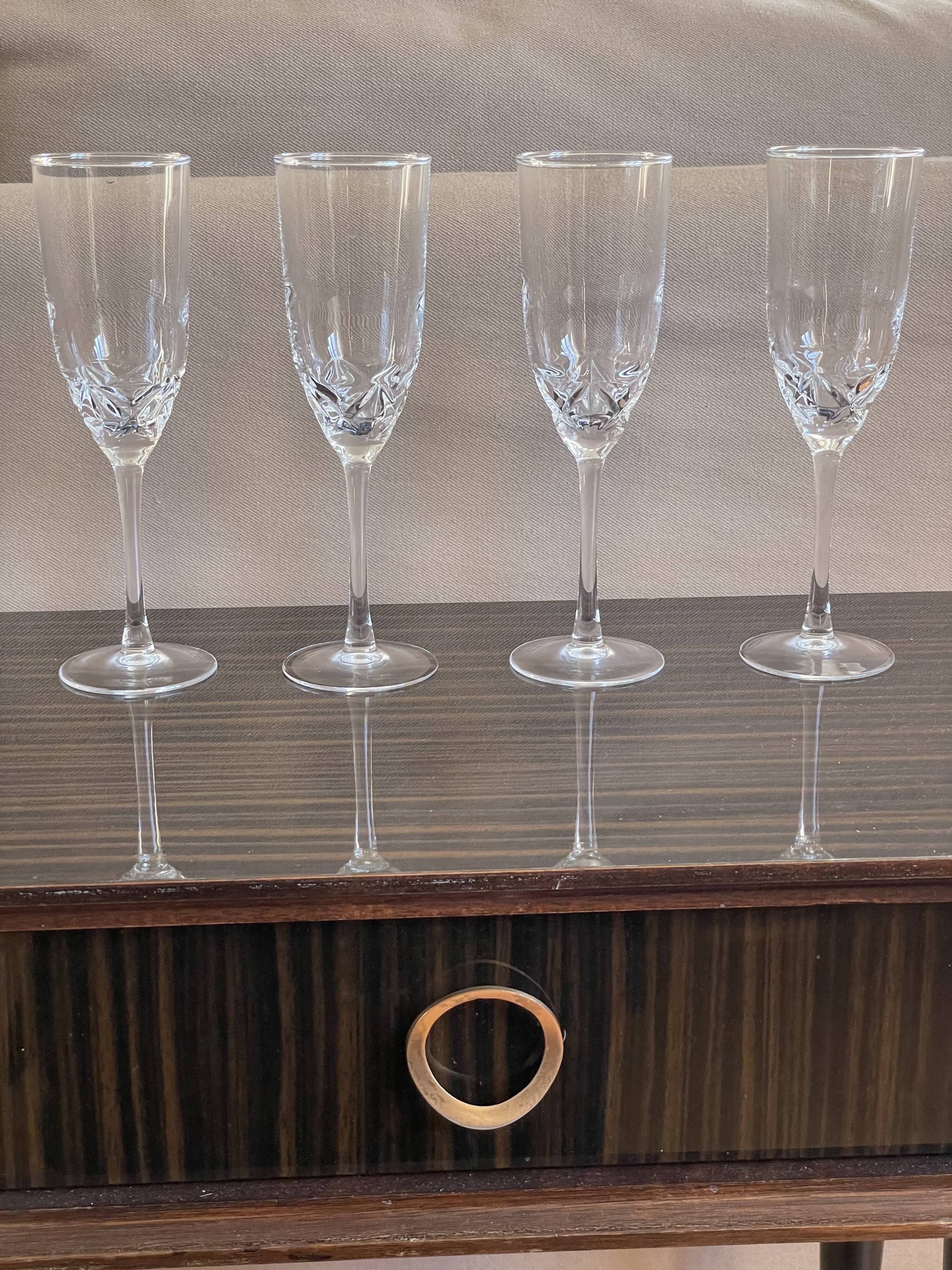 4 champagne flutes arc France h 21 cm vintage