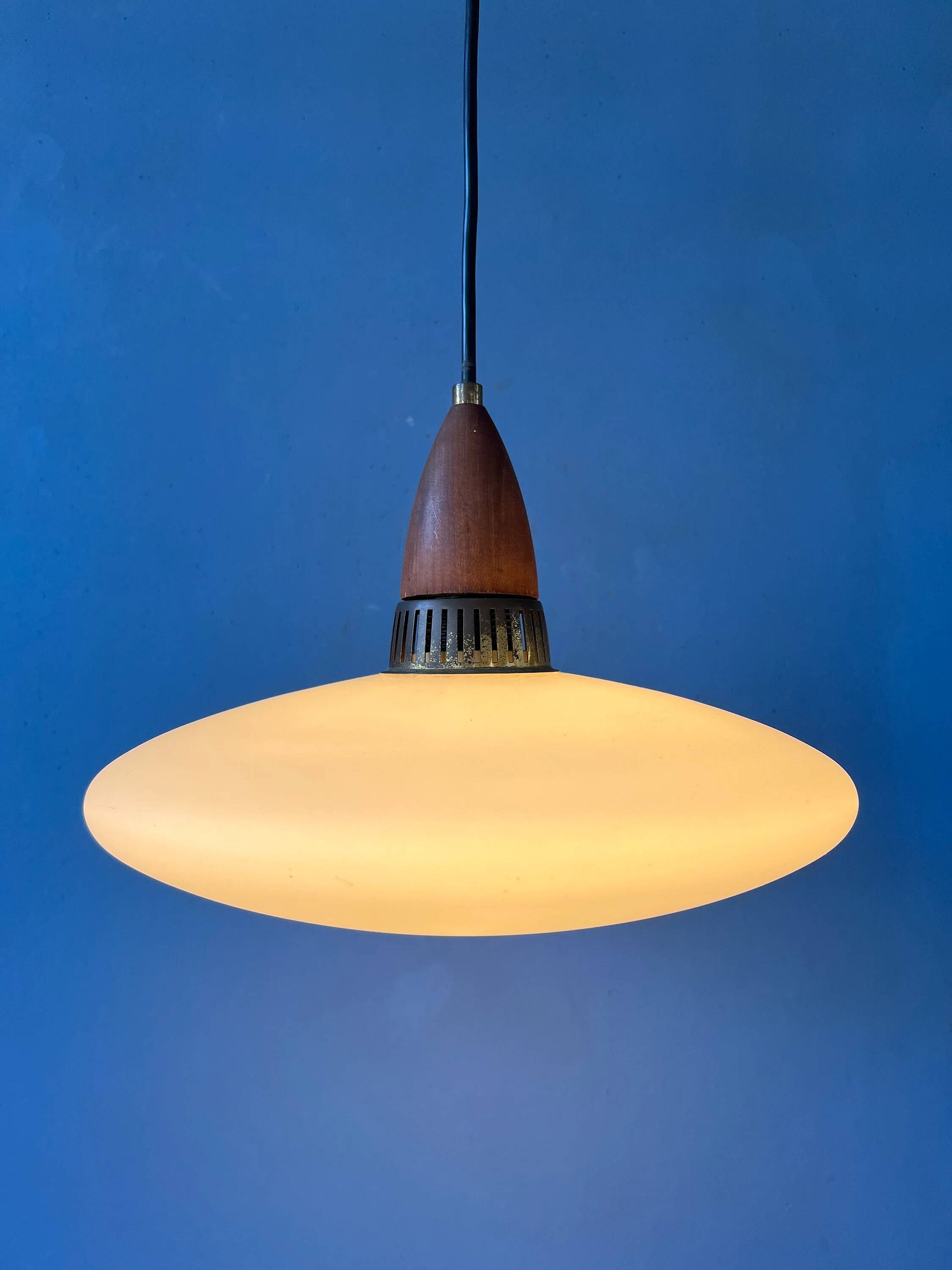 Suspension en verre opalin (style Philips) - Louis Kalff
