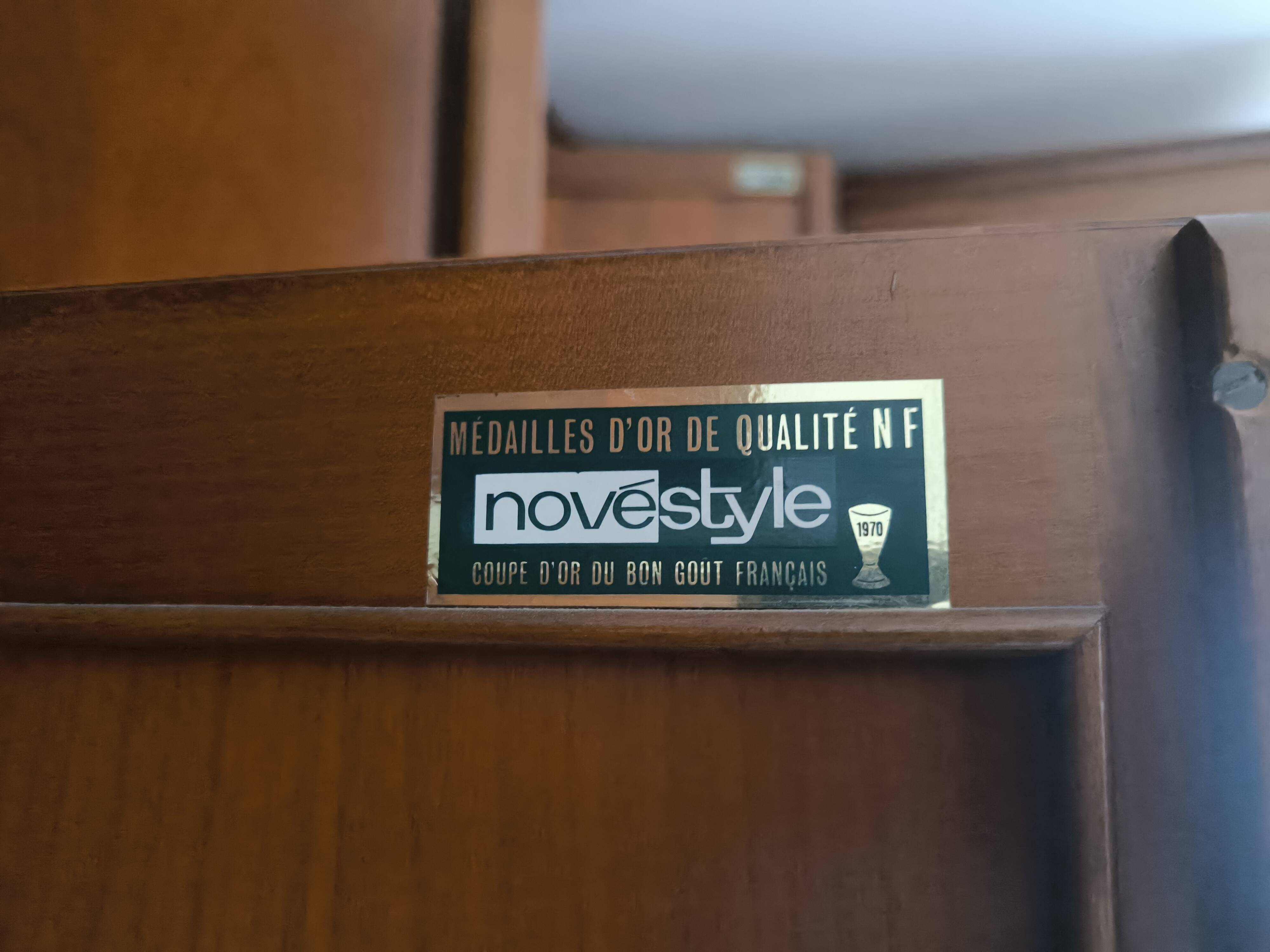 Novéstyle wardrobe