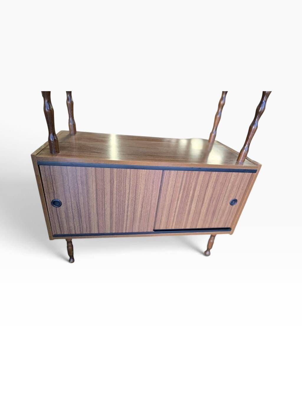 Étagère verticale vintage / présentoir à plusieurs niveaux / armoire