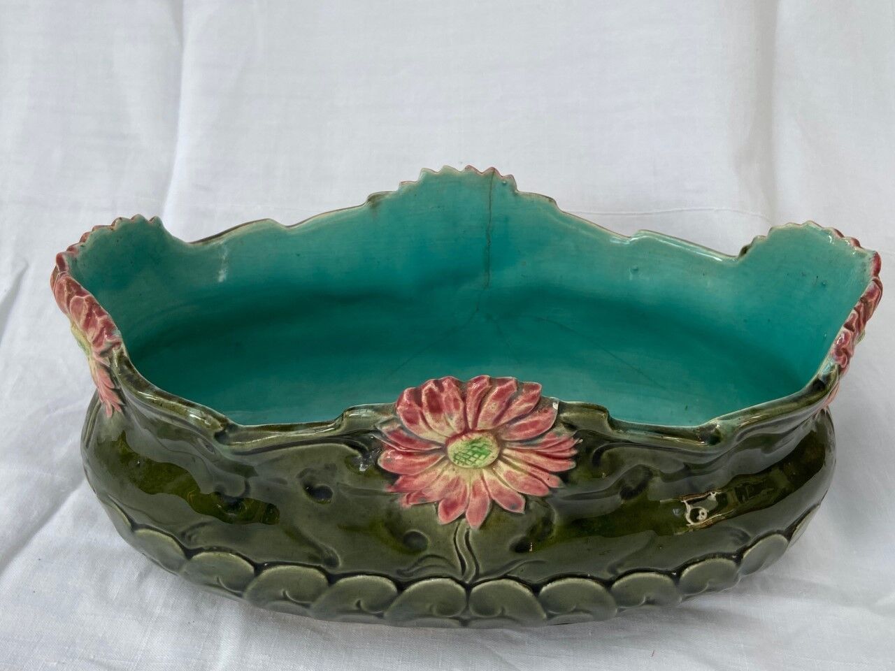 Vallauris-style dabbling gardener