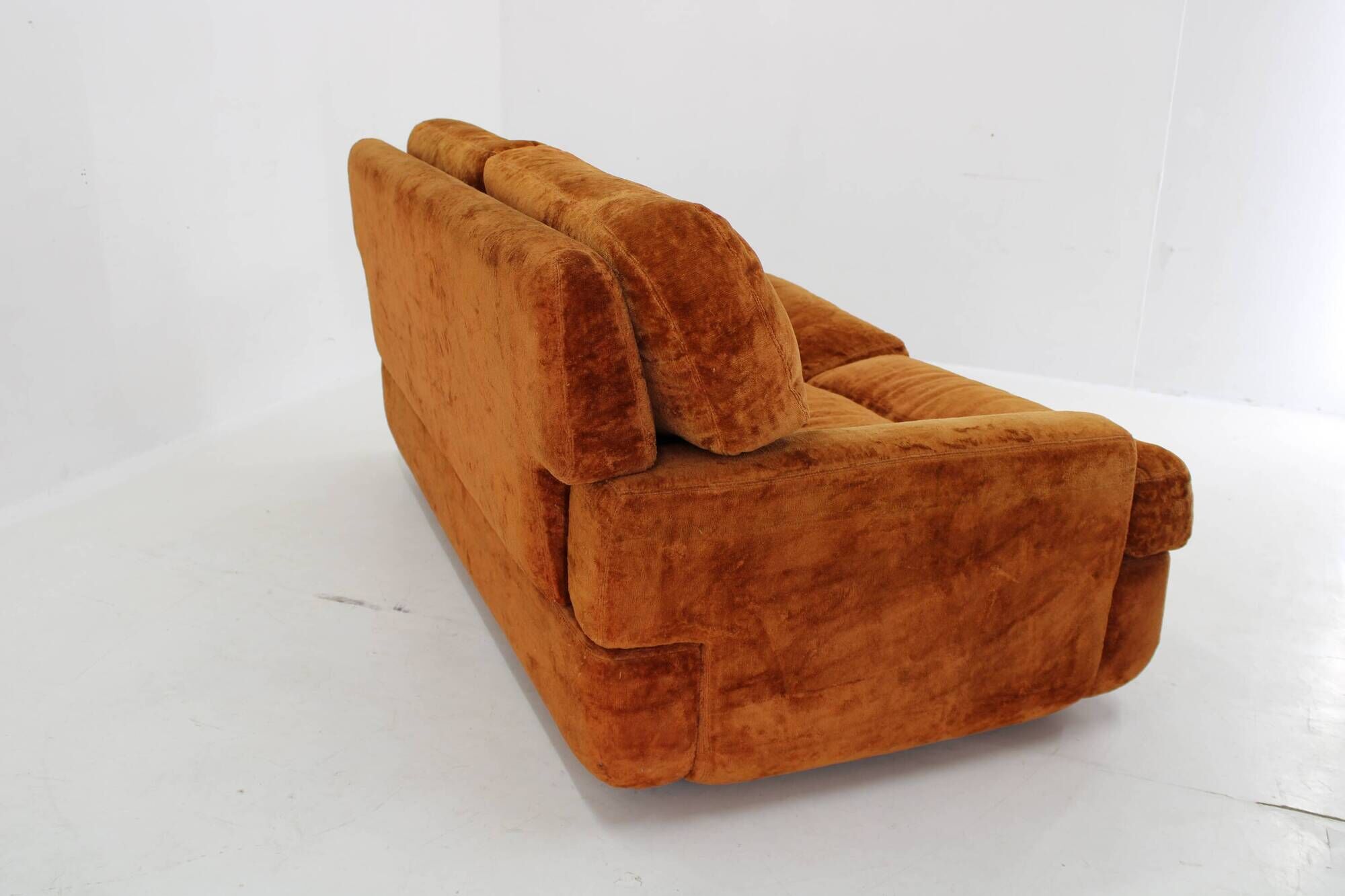 1970s Saporiti 2-Seater Sofa in Velvet, Italy