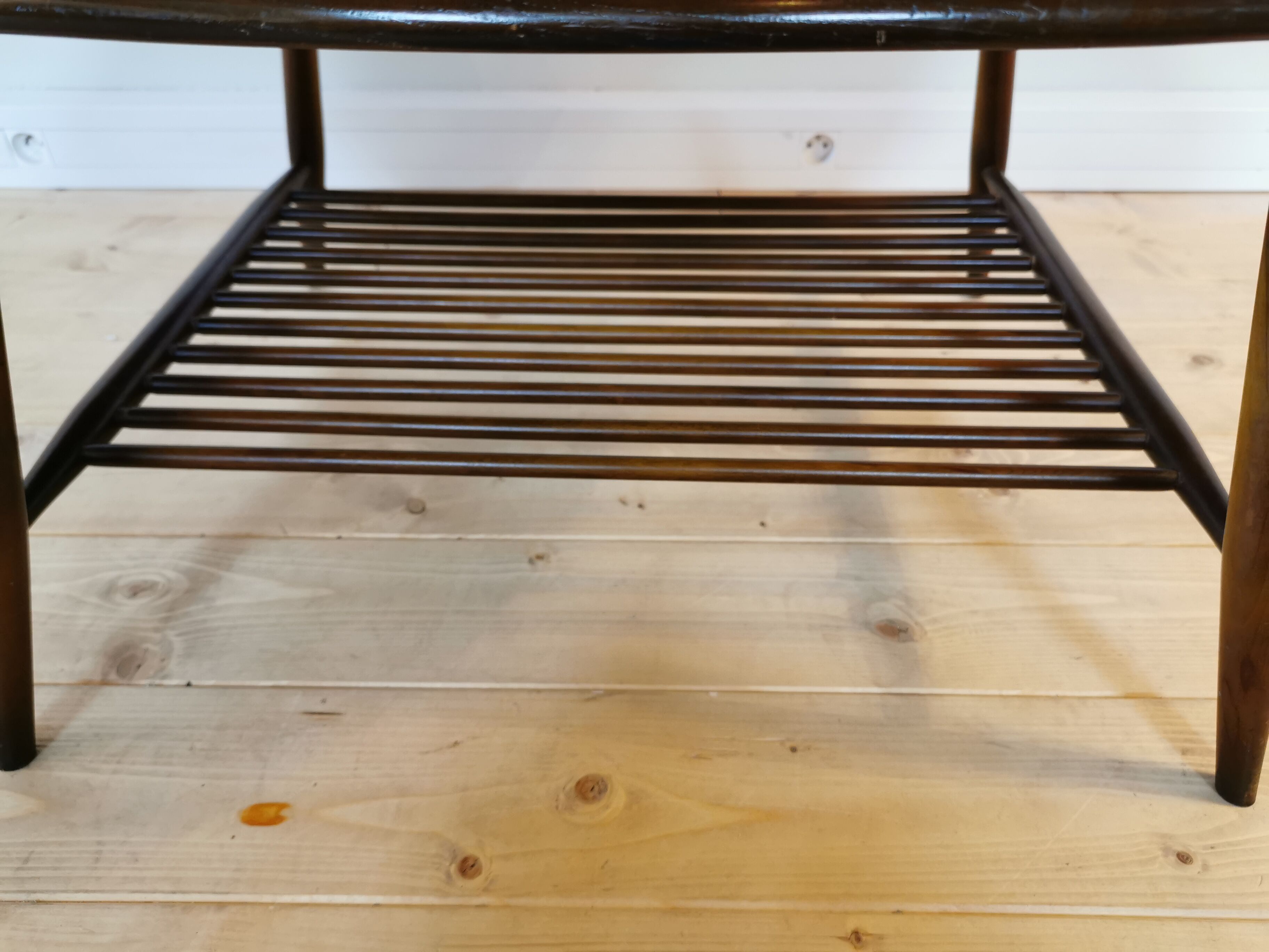 Table basse en frêne par Lucian Ercolani dans les années 60