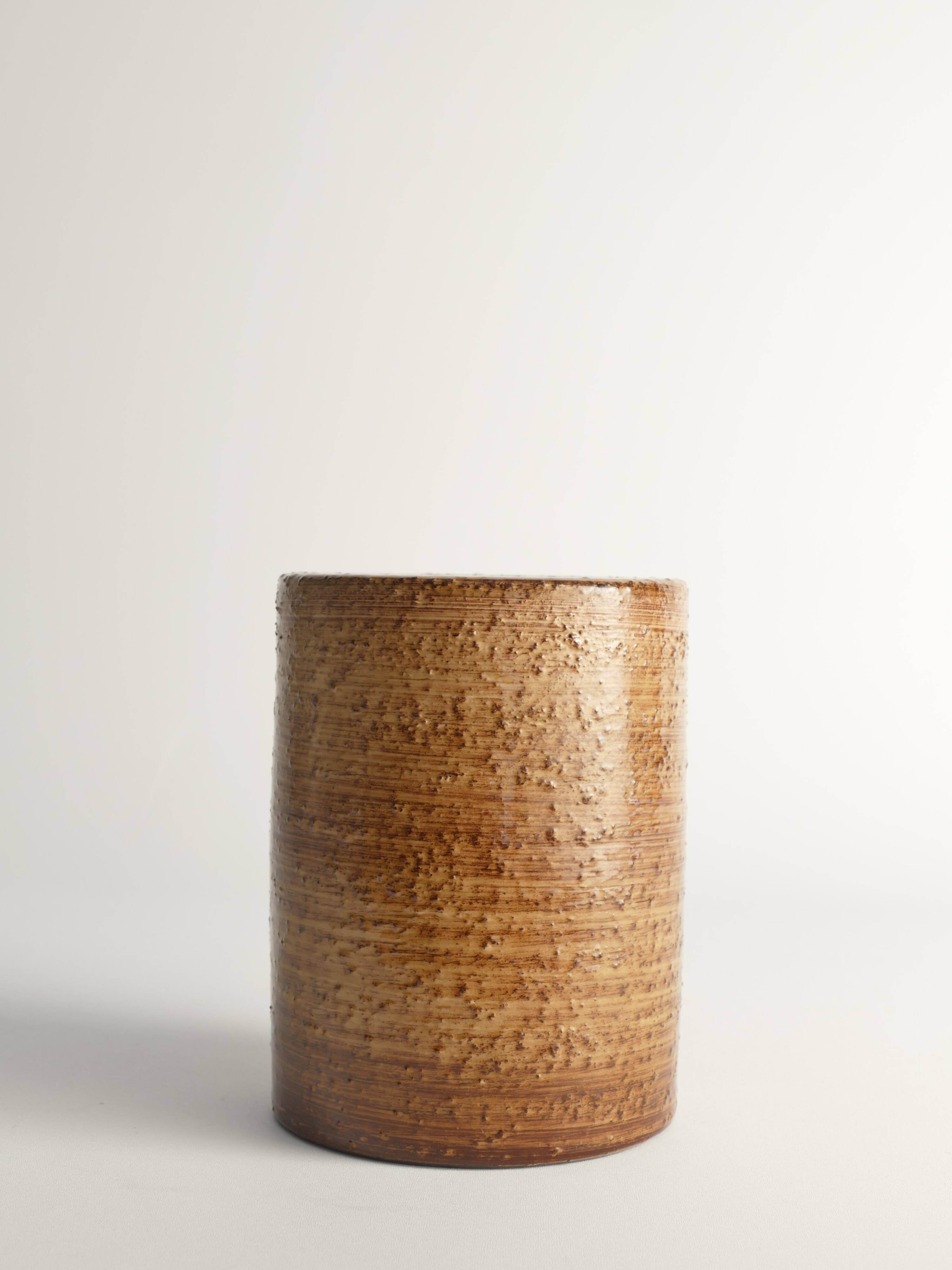 Scandinavian Modern Brown Cylindrical Vase, Jerk Werkmäster, Nittsjö Sweden 1960