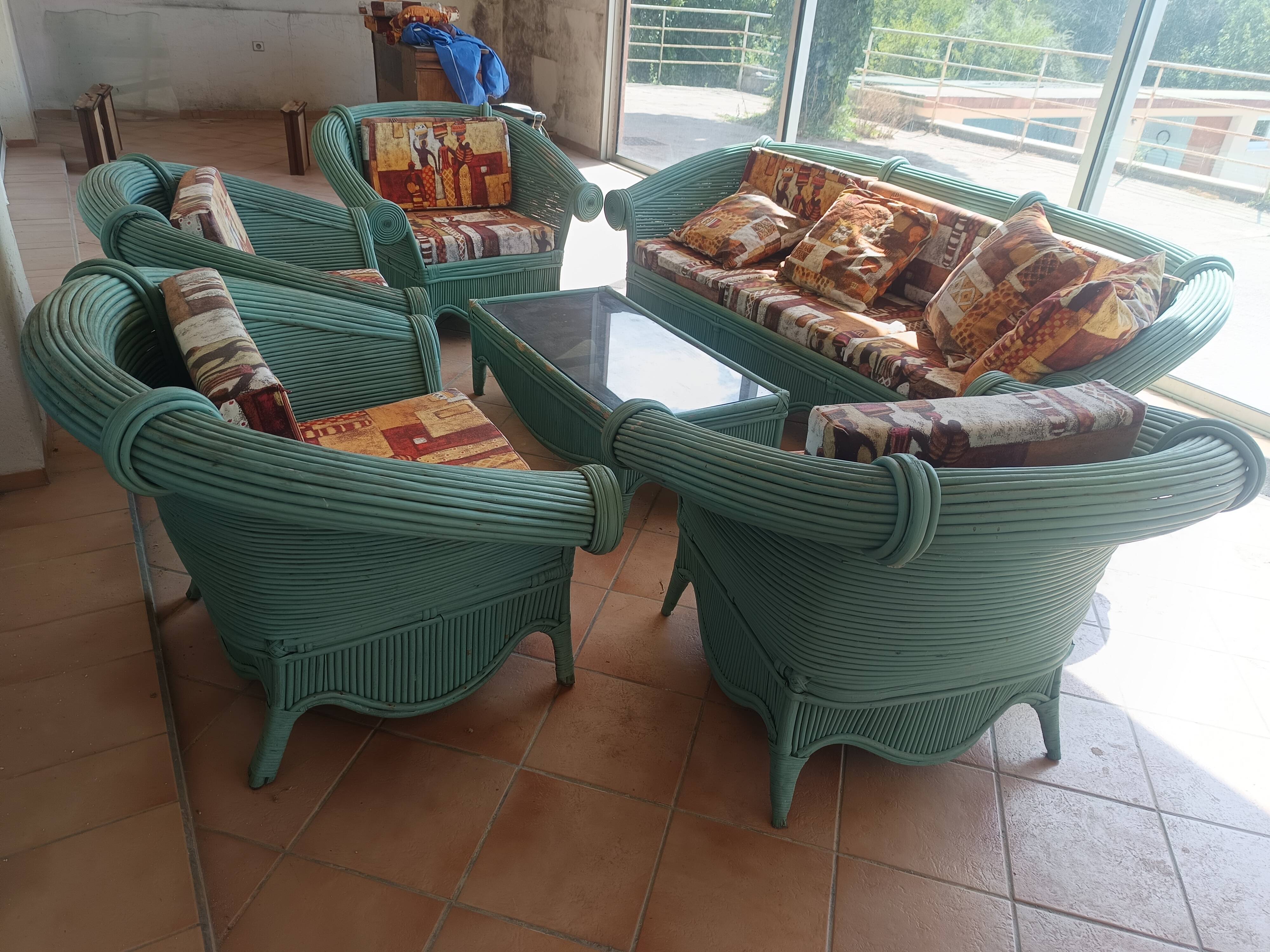 Large rattan lounge