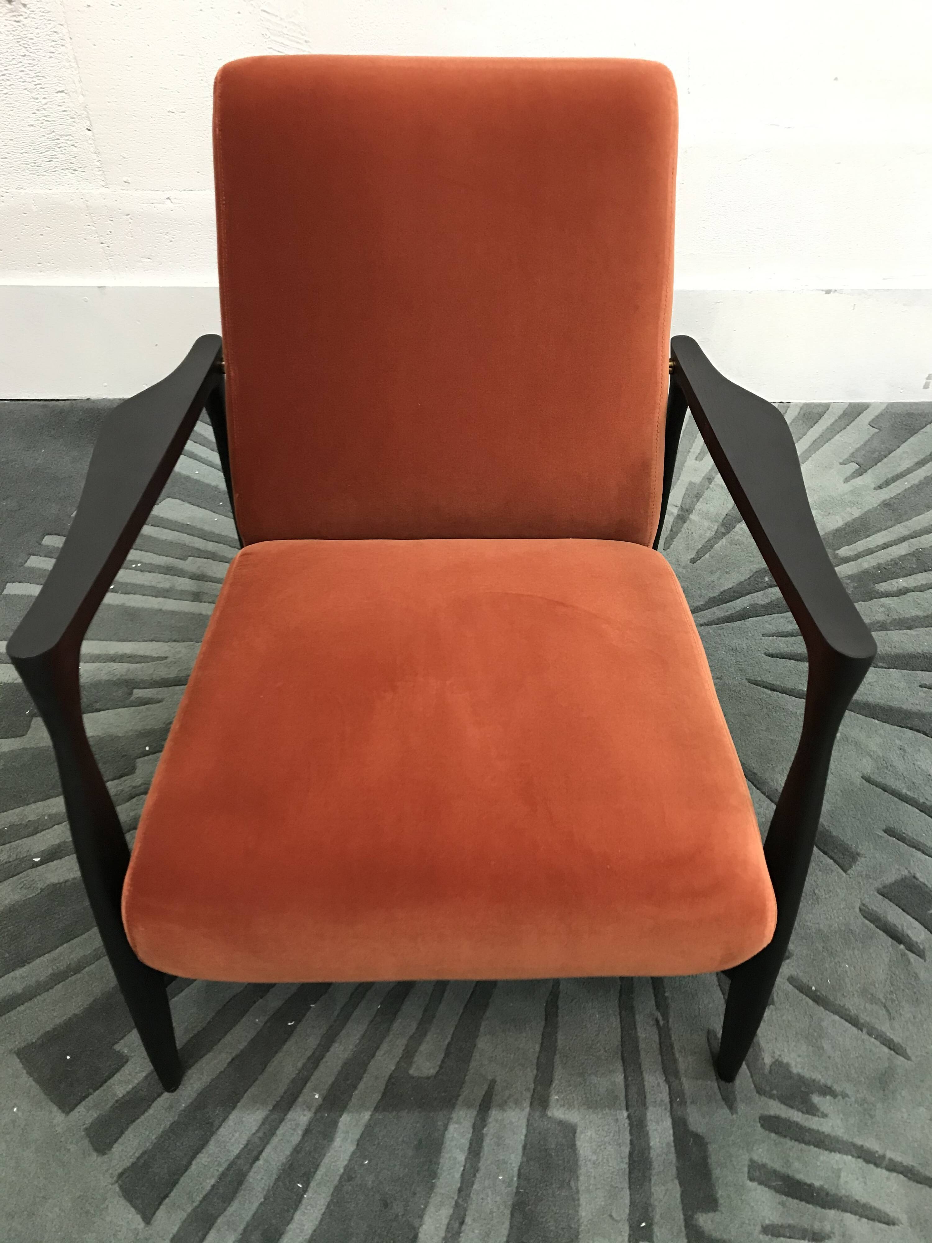 Floating fox wood black Red Edition armchair