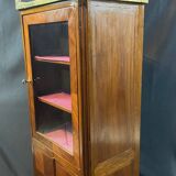 Small 19th-century display cabinet in the Transition style between Louis XV and Louis XVI.