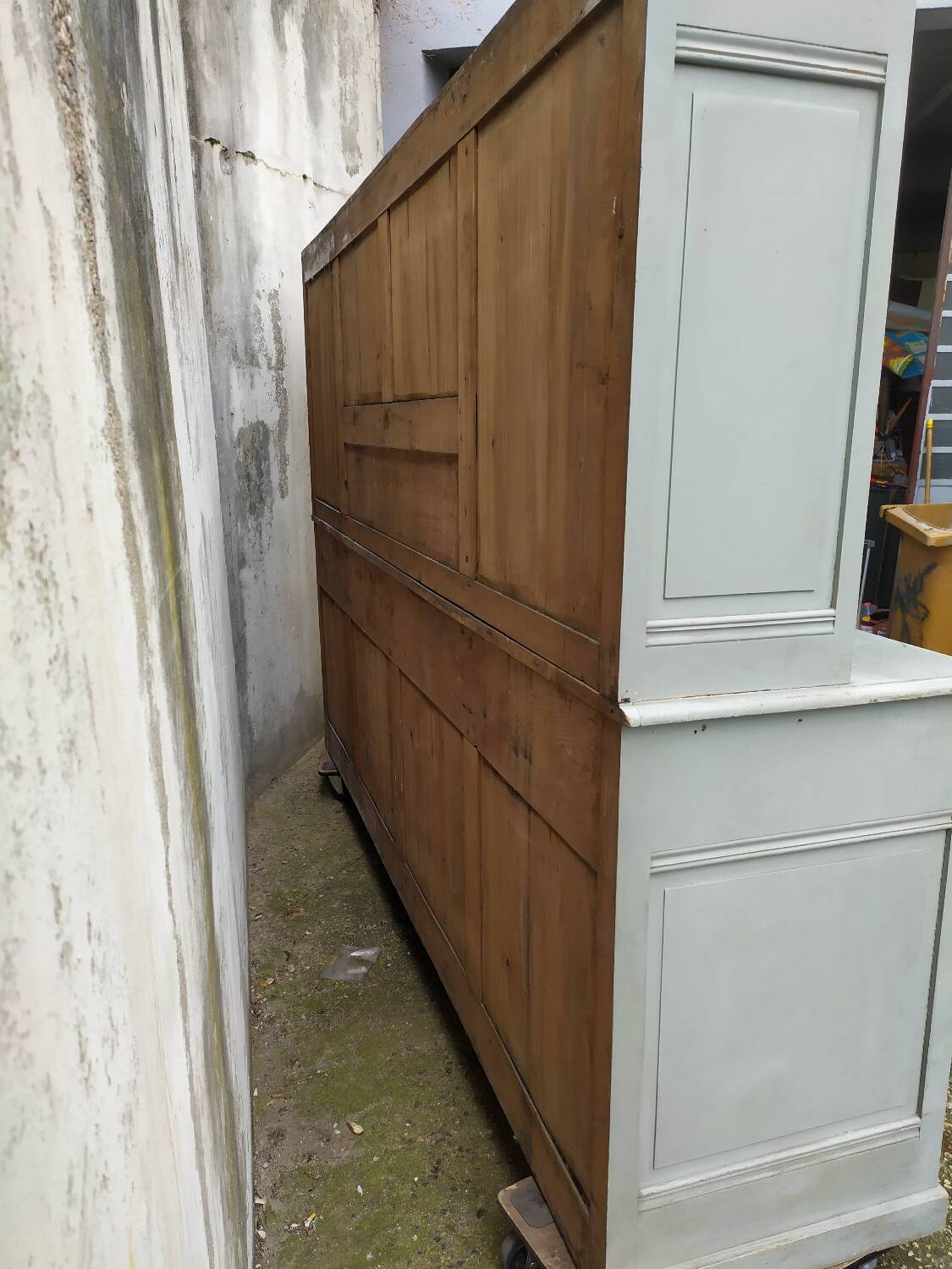 Gray patinated kitchen cabinet