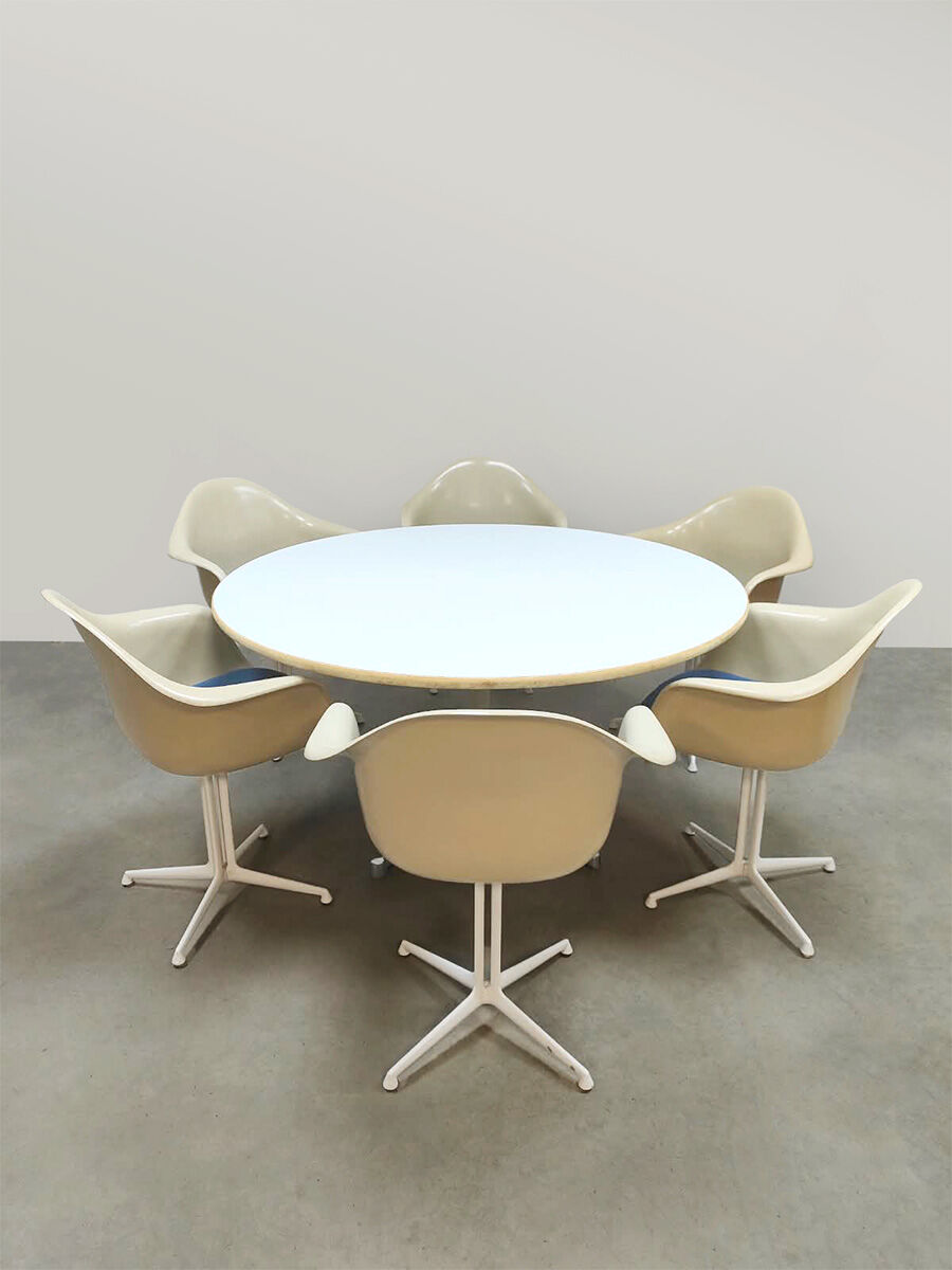 Ensemble de salle à manger de chaises en fibre de verre vintage La Fonda Charles & Ray Eames Herman Miller