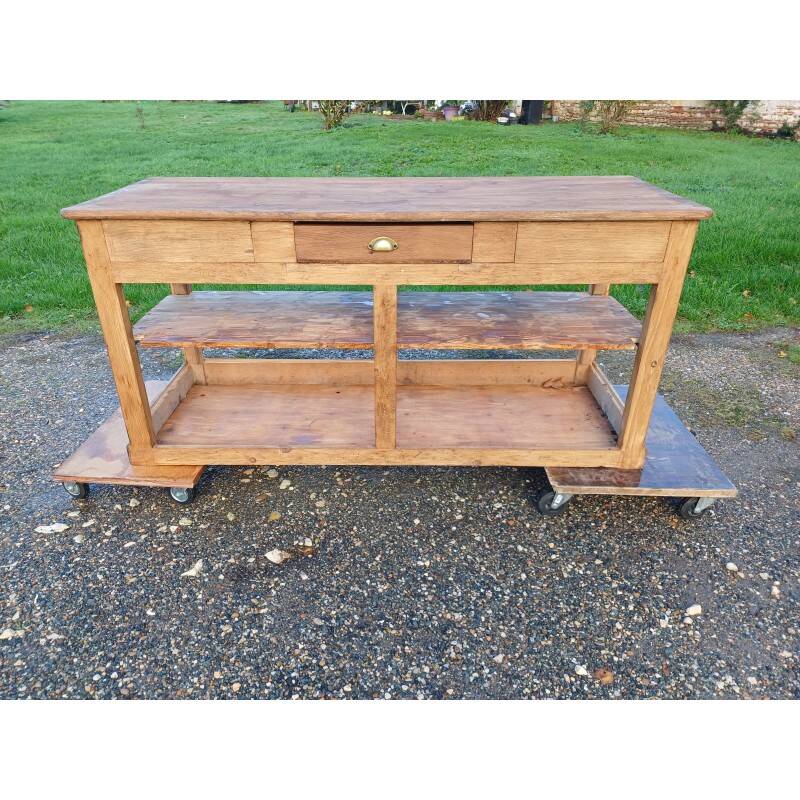 Shop counter furniture for a "draper"