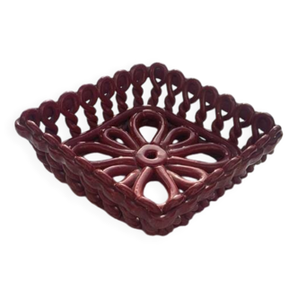 Coupe a fruits en barbotine rouge, de forme carrée, céramique émaillée, ancienne