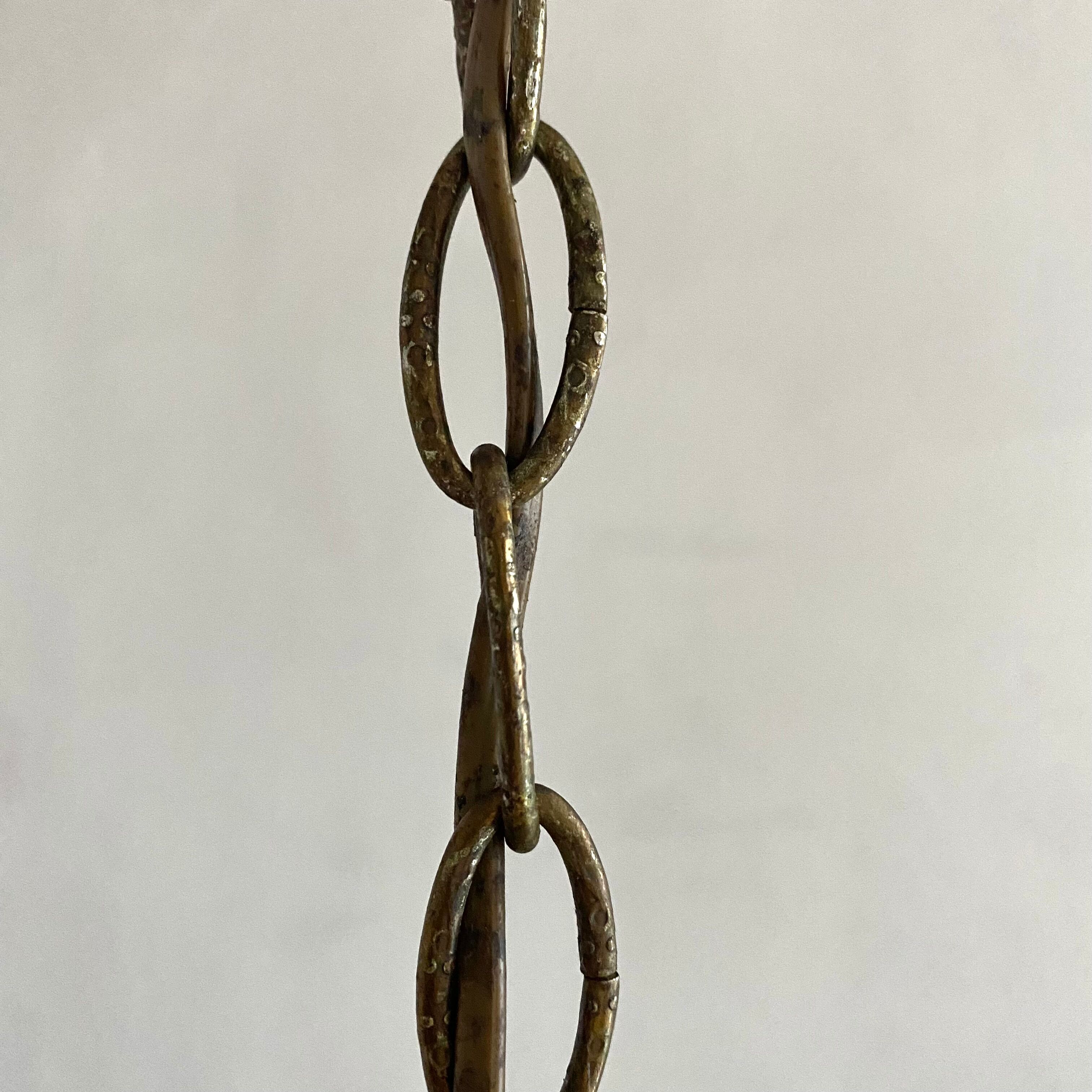 Amber polished glass and pearl suspension