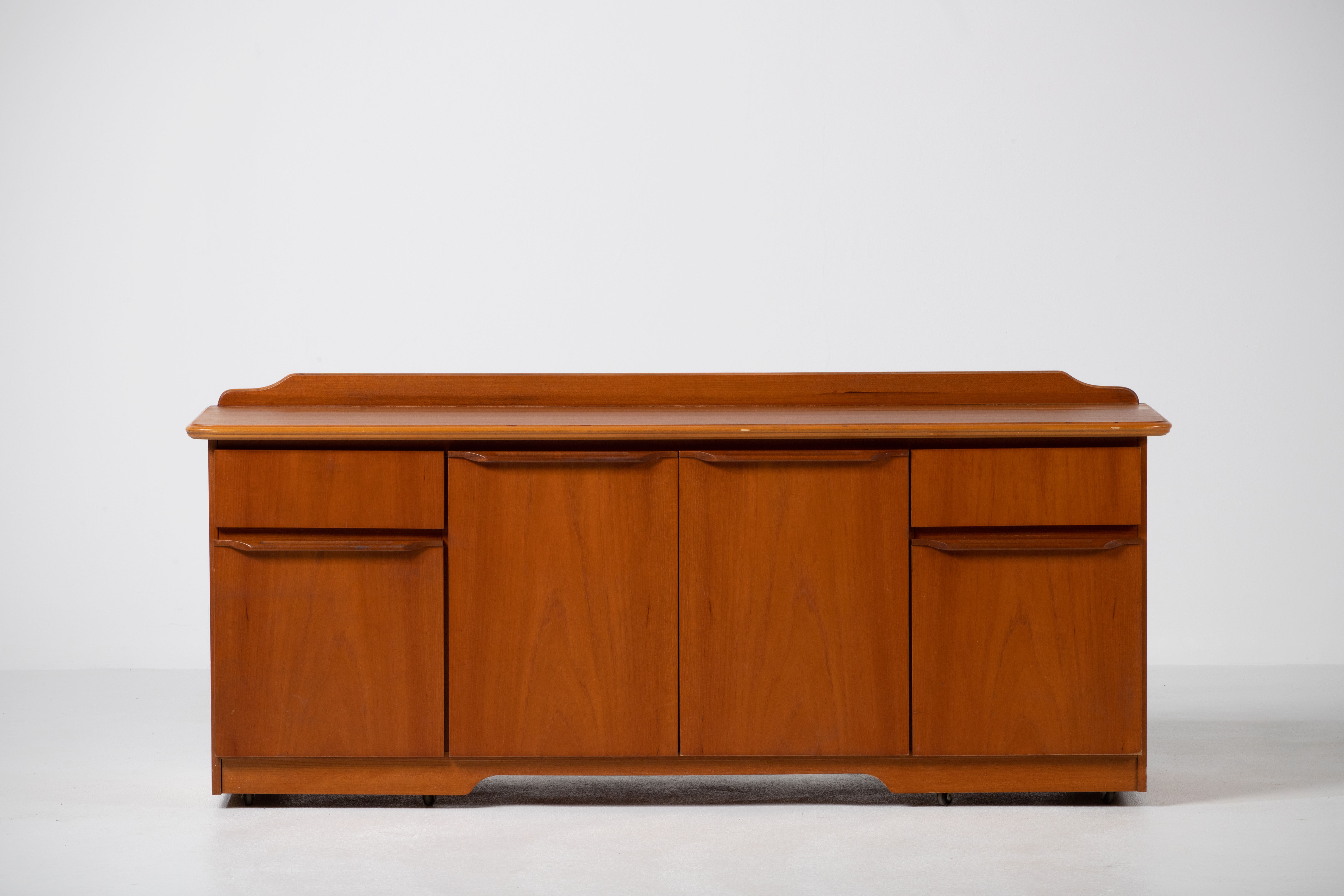 Scandinavian enfilade 168 cm