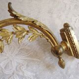 Bronze wall lamp with green tulip