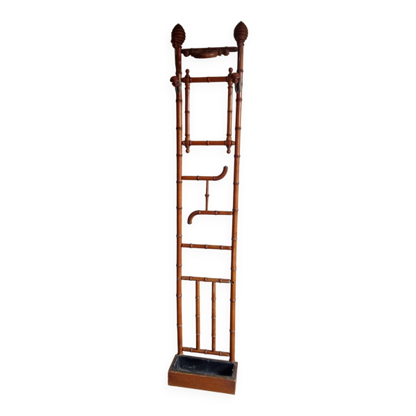 Porte manteau et porte parapluie en bambou.
