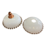 Paire de suspensions en verre blanc