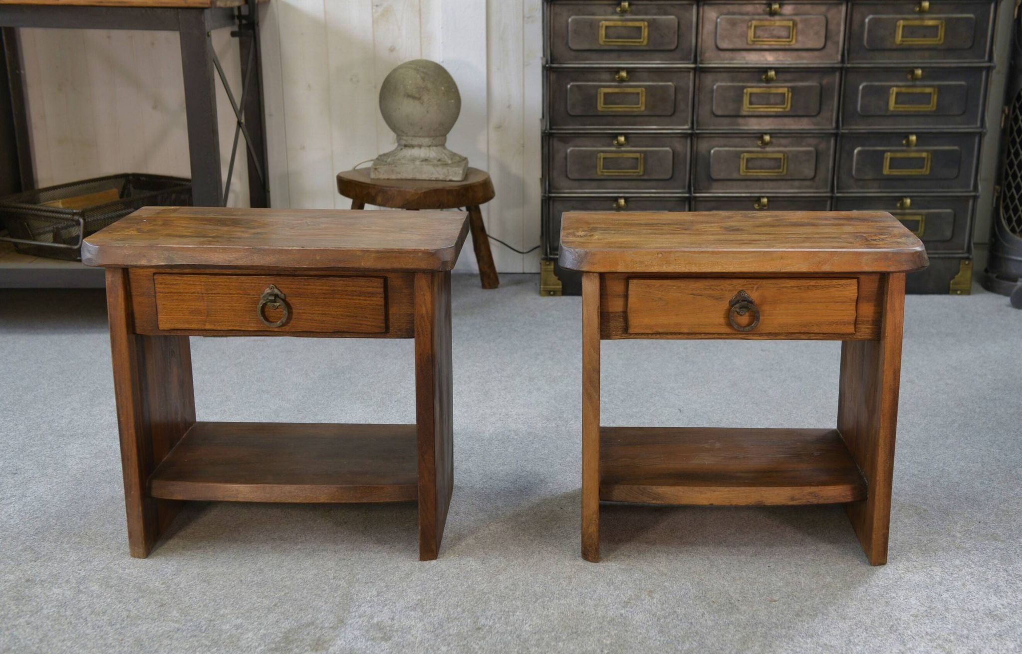 Brutalist pair of nightstands in solid elm by Aranjou 1960
