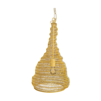 Suspension en maille métallique couleur moutarde