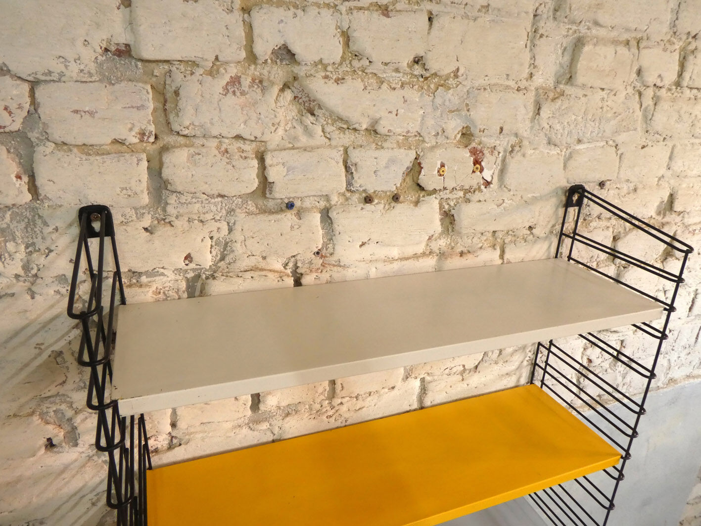 Vintage tomado shelf