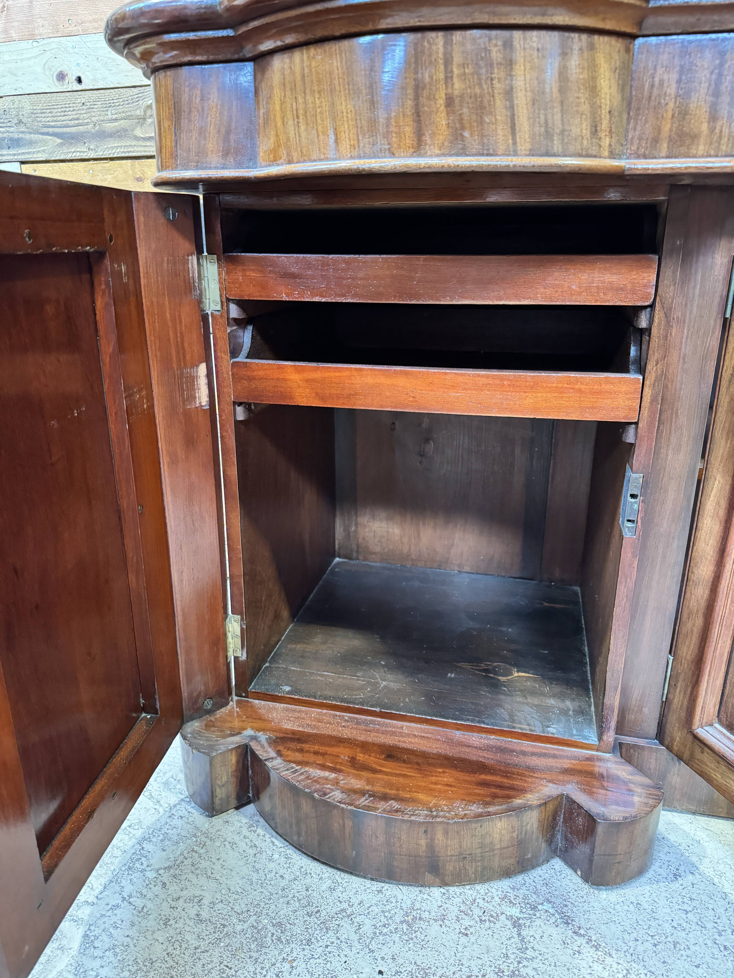 English enfilade in mahogany
