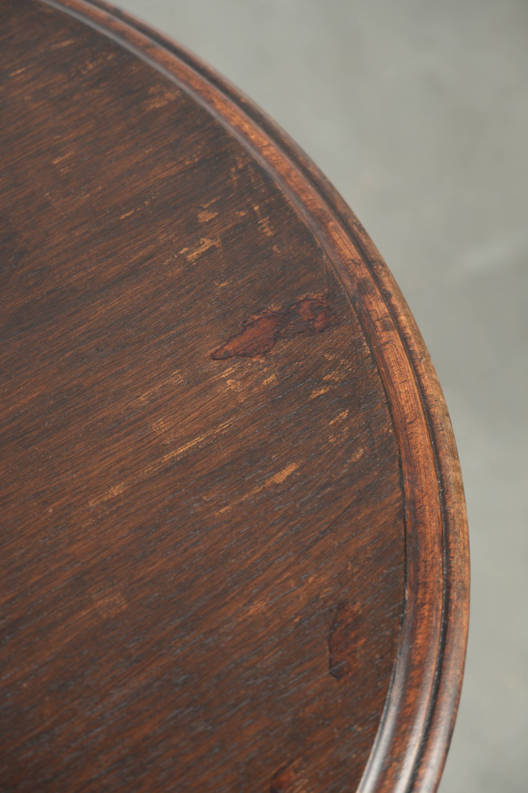 Round antique side table / wine table with rich carvings