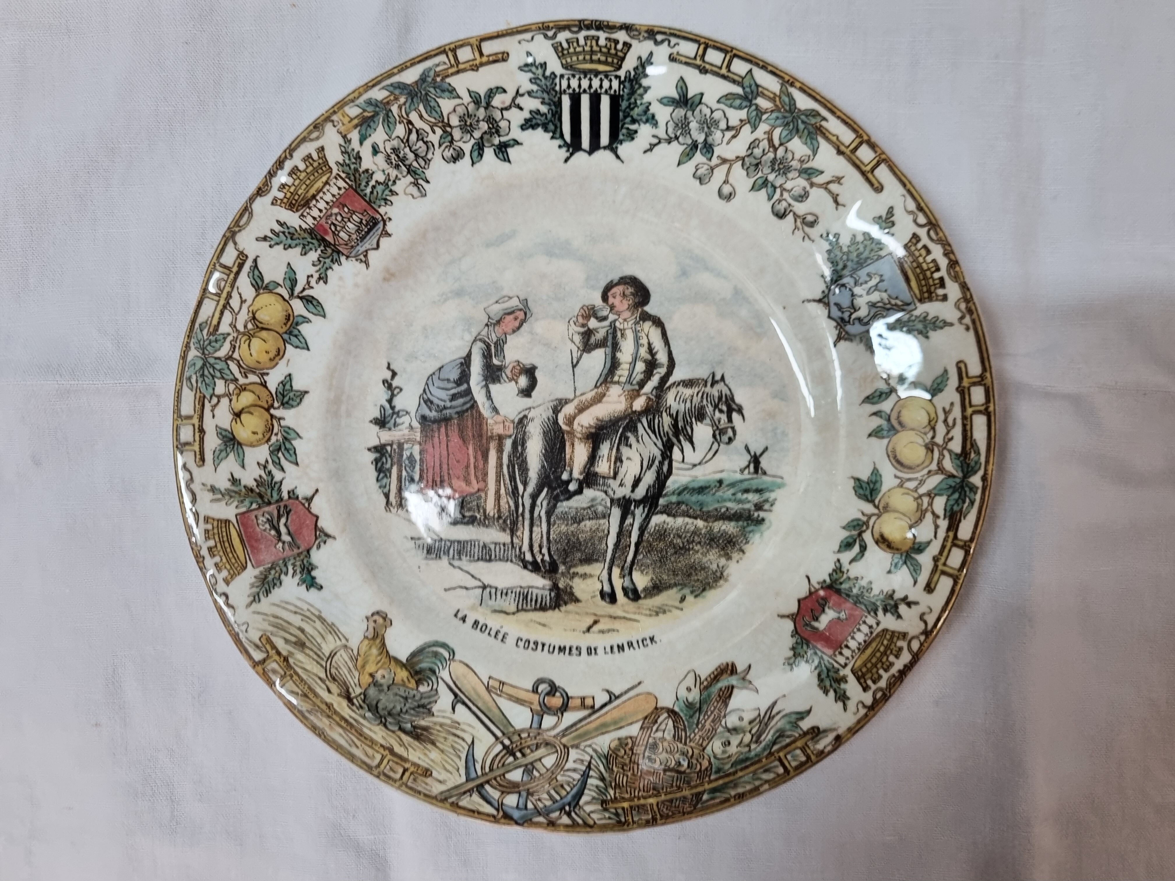 Sarreguemines earthenware plates: the Bretons