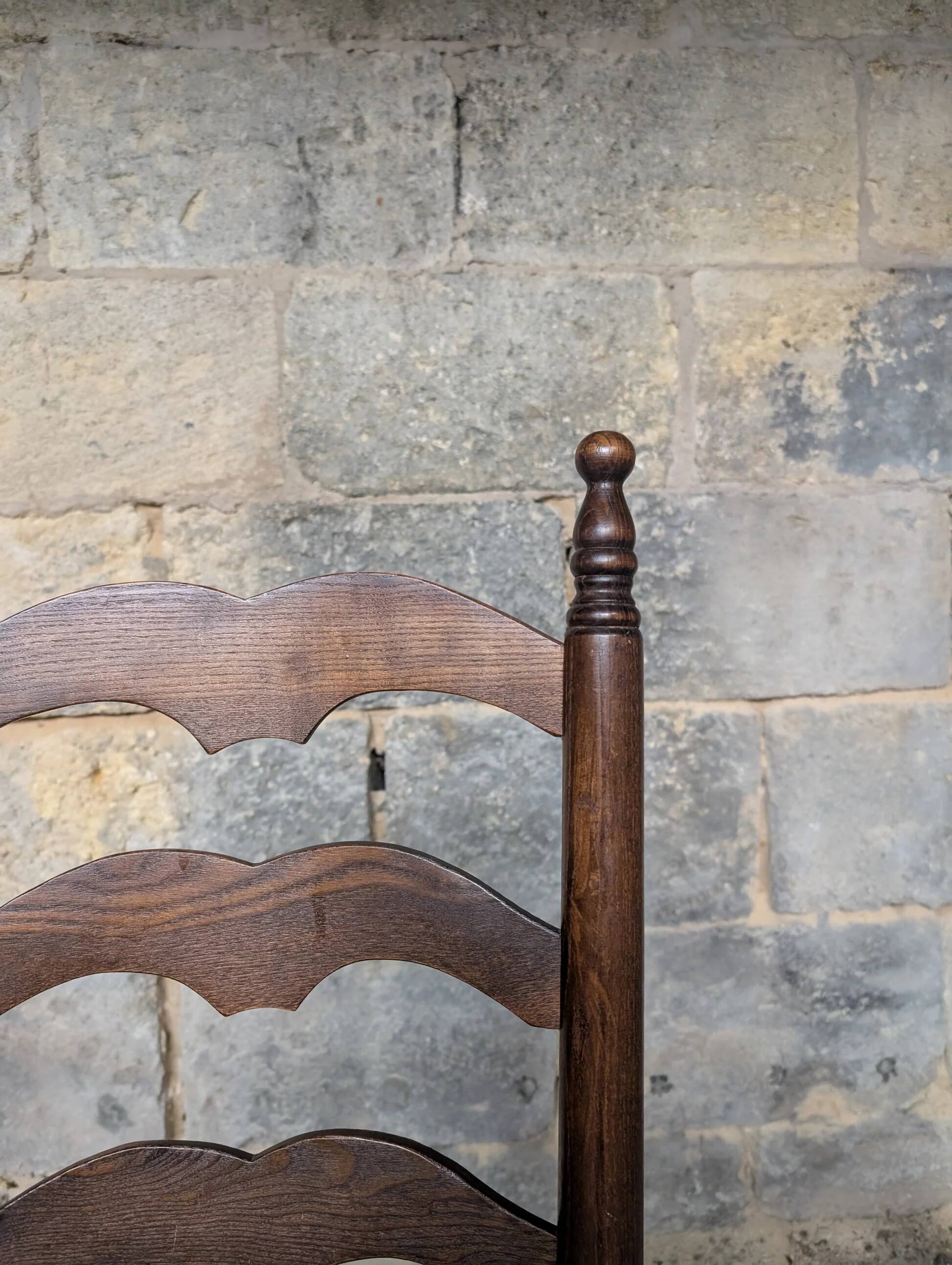Ensemble de 8 chaises en bois et paille