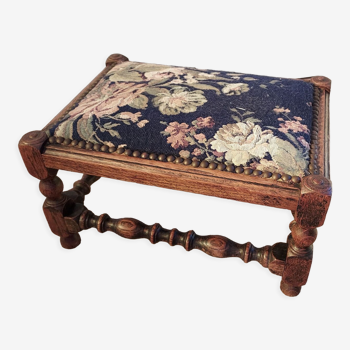 Footrest tapestry in walnut Louis XIII style