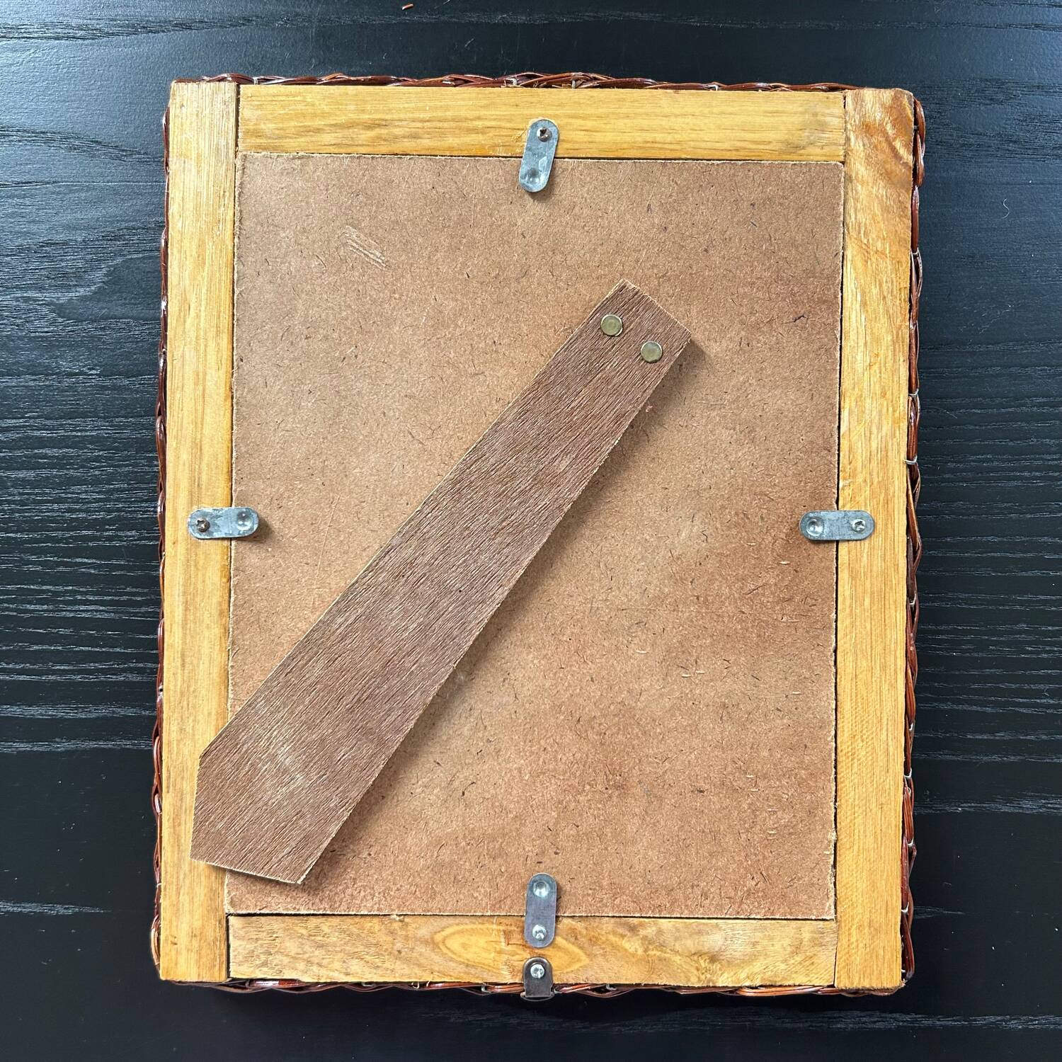 Cadre en rotin et planche ornithologique