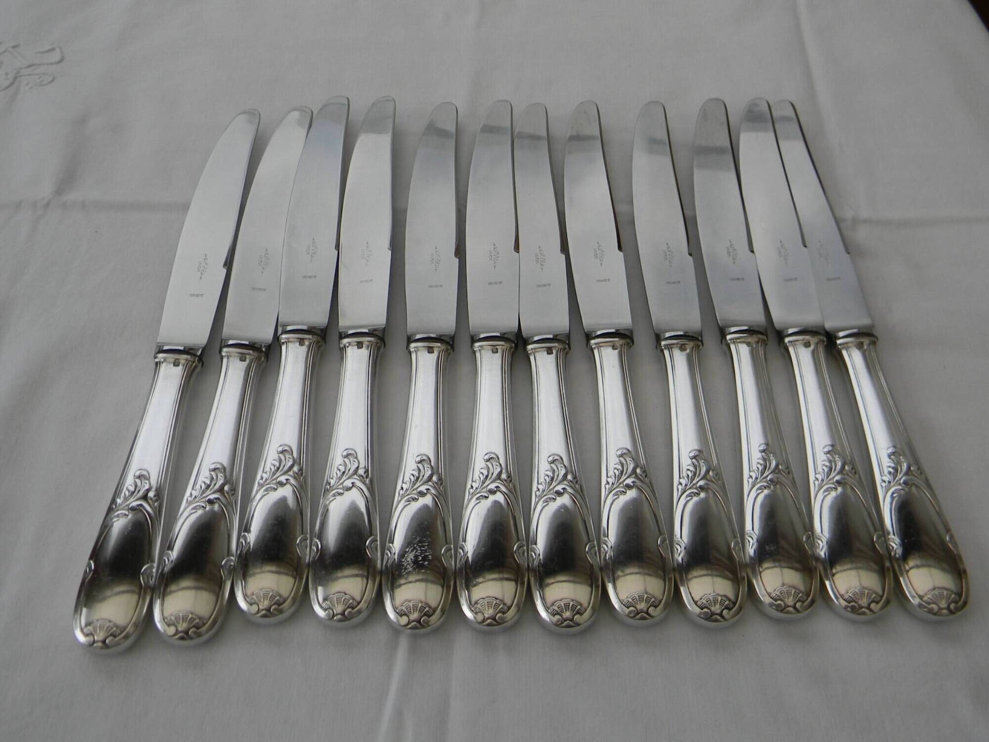 Set of 12 knives silver metal handle stainless steel blade G. VIVIER.