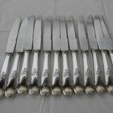Lot de 12 couteaux manche en métal argenté lame inox G. VIVIER.