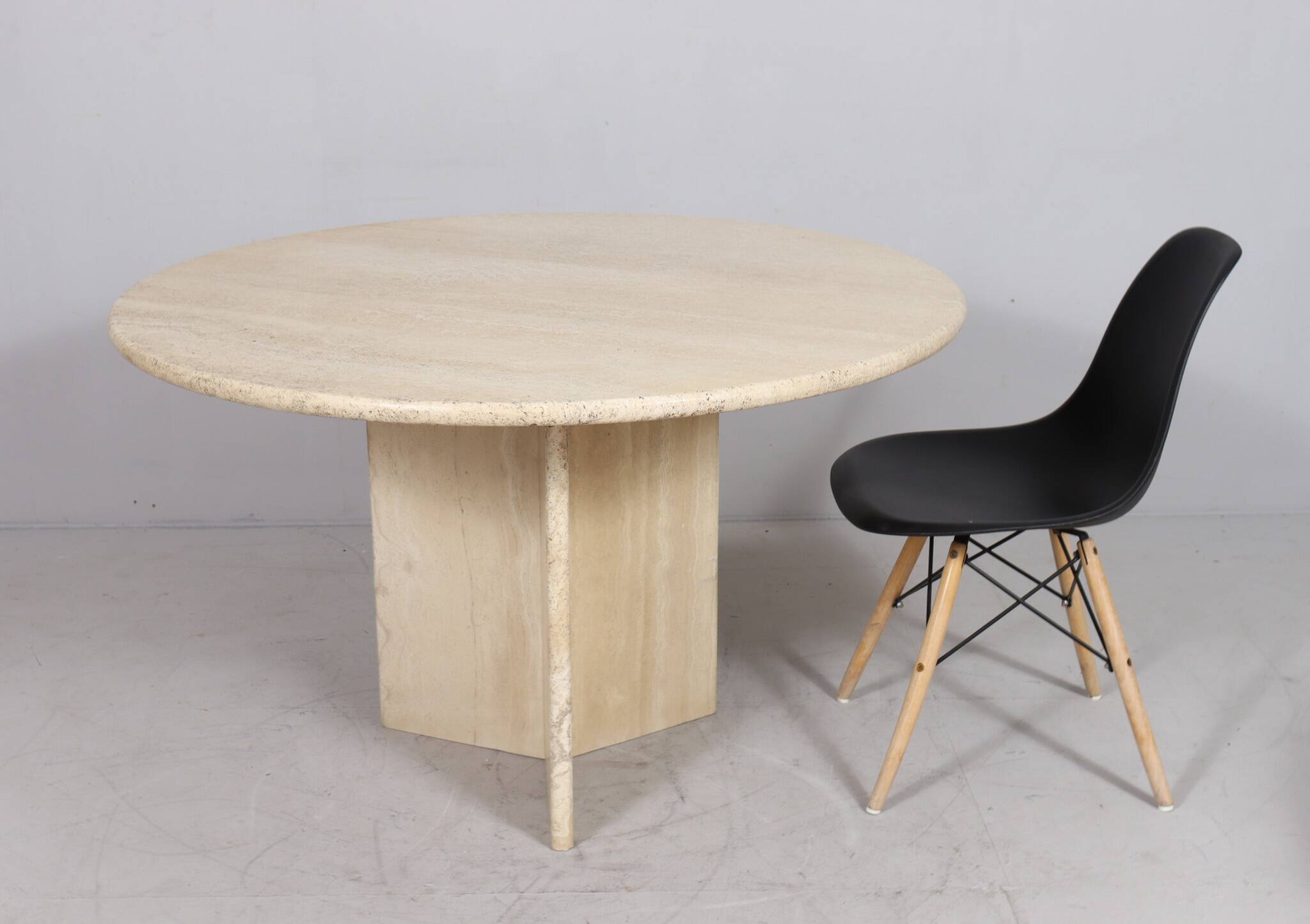 Italian travertine dining table, 1970s