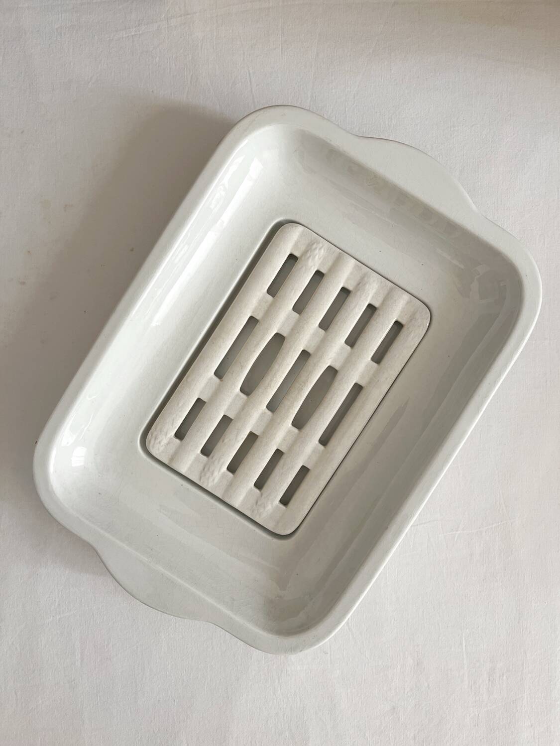 19th century Lunéville opaque ironstone earthenware asparagus dish