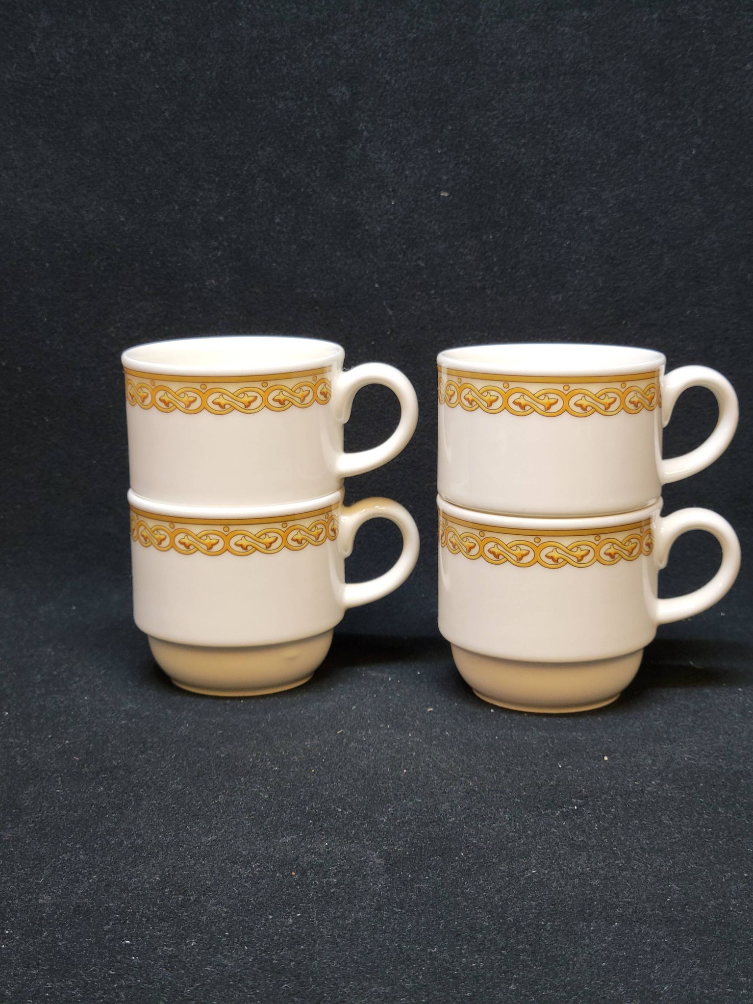 Villeroy & Boch 4 Stackable Coffee Cups