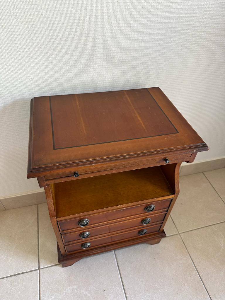 Table de chevet style anglais