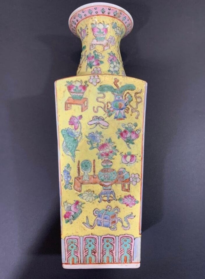 Chinese vase, Canton porcelain, Circa 1850