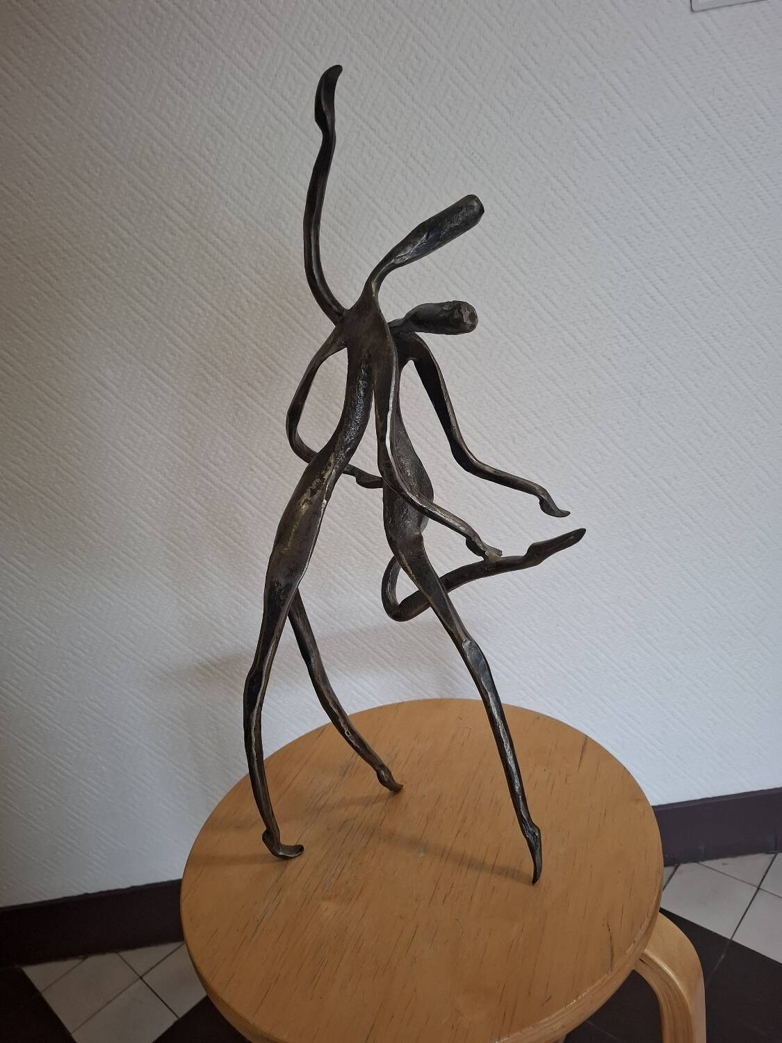 Sculpture Yves Lohé, couple de danseurs