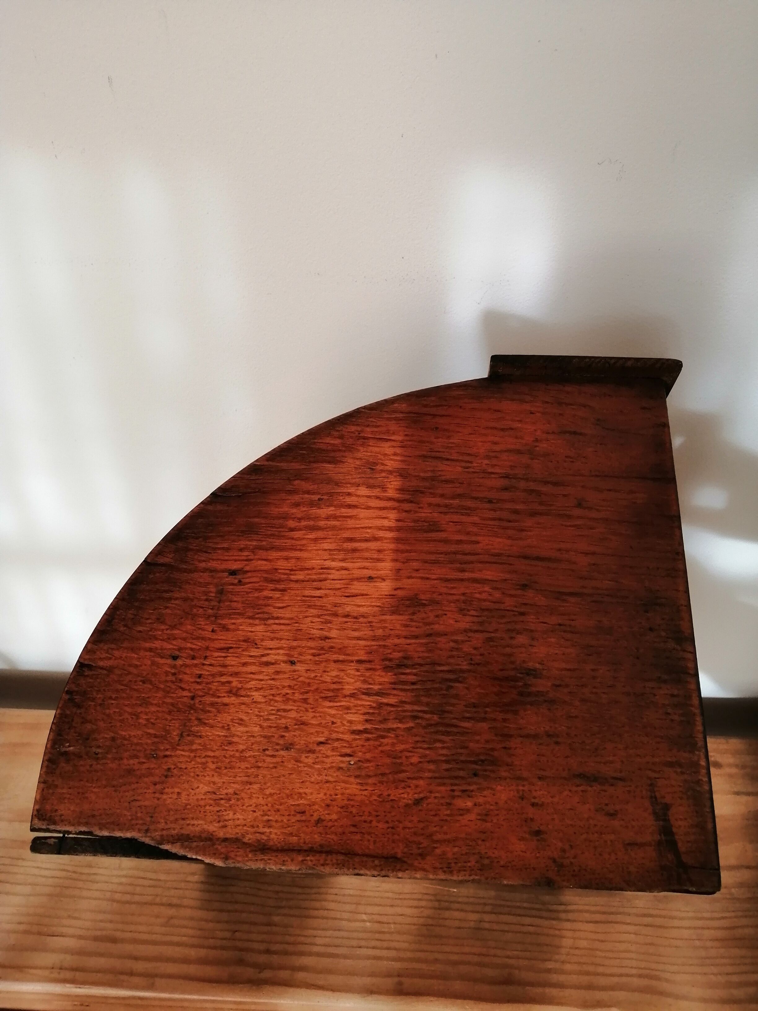 Wooden curtain binder