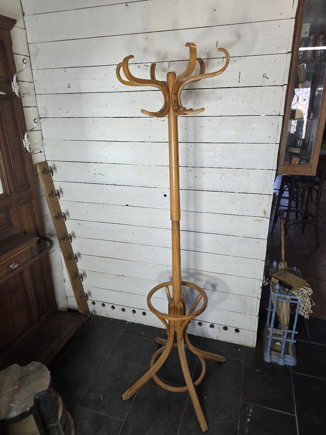 Baumann parrot coat rack from the 50s