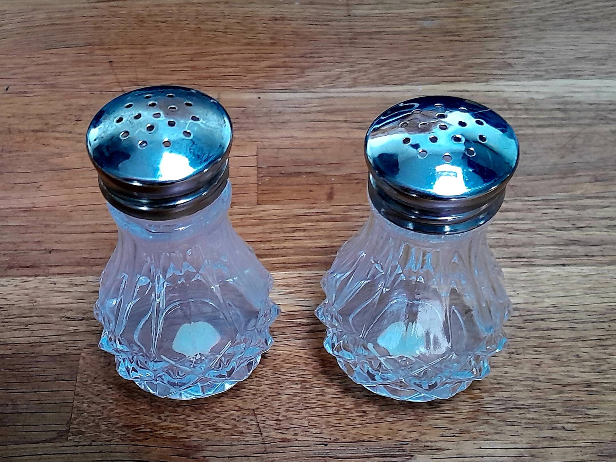 Salt and pepper shaker