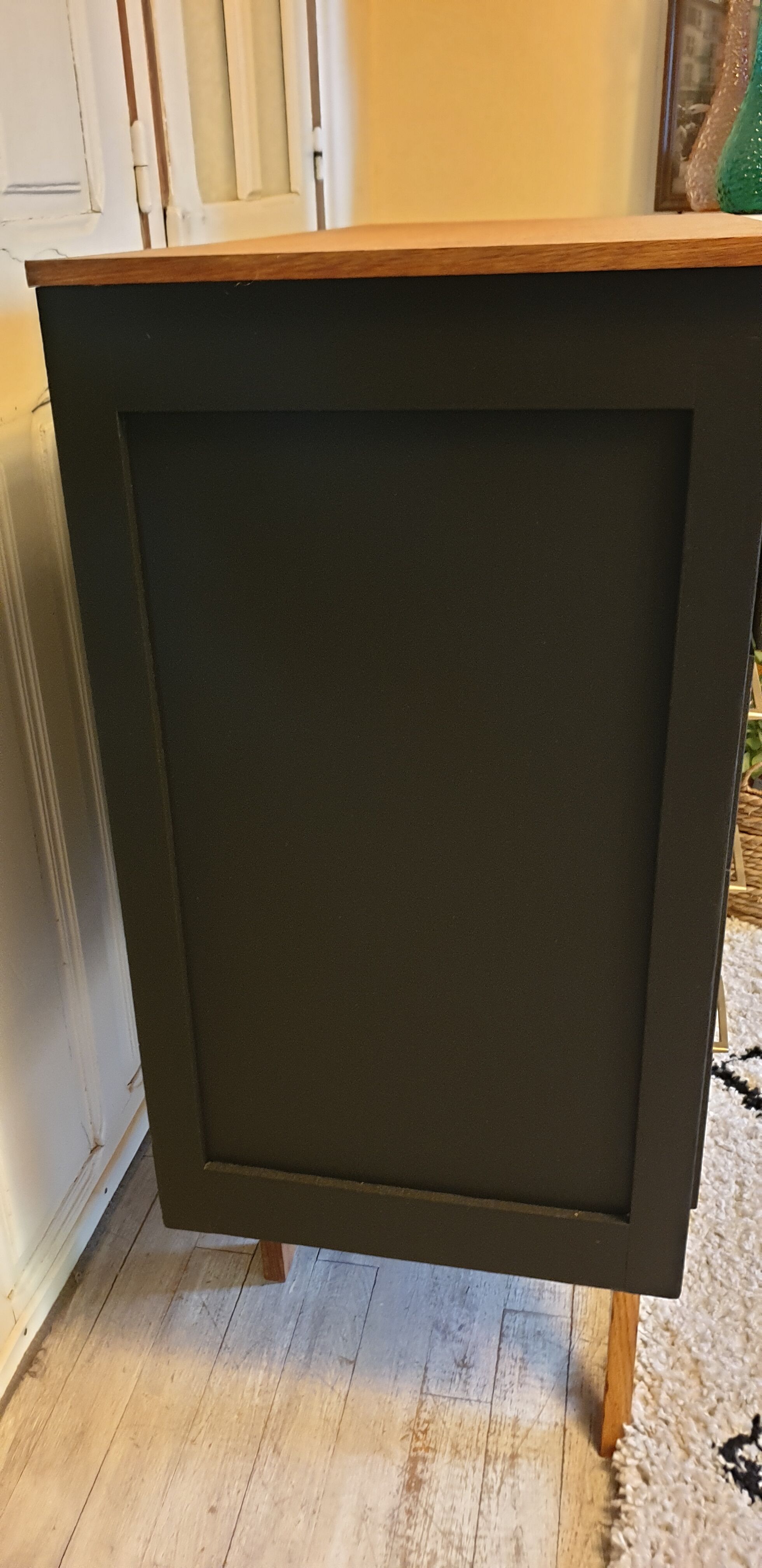 Chest of drawer compass feet