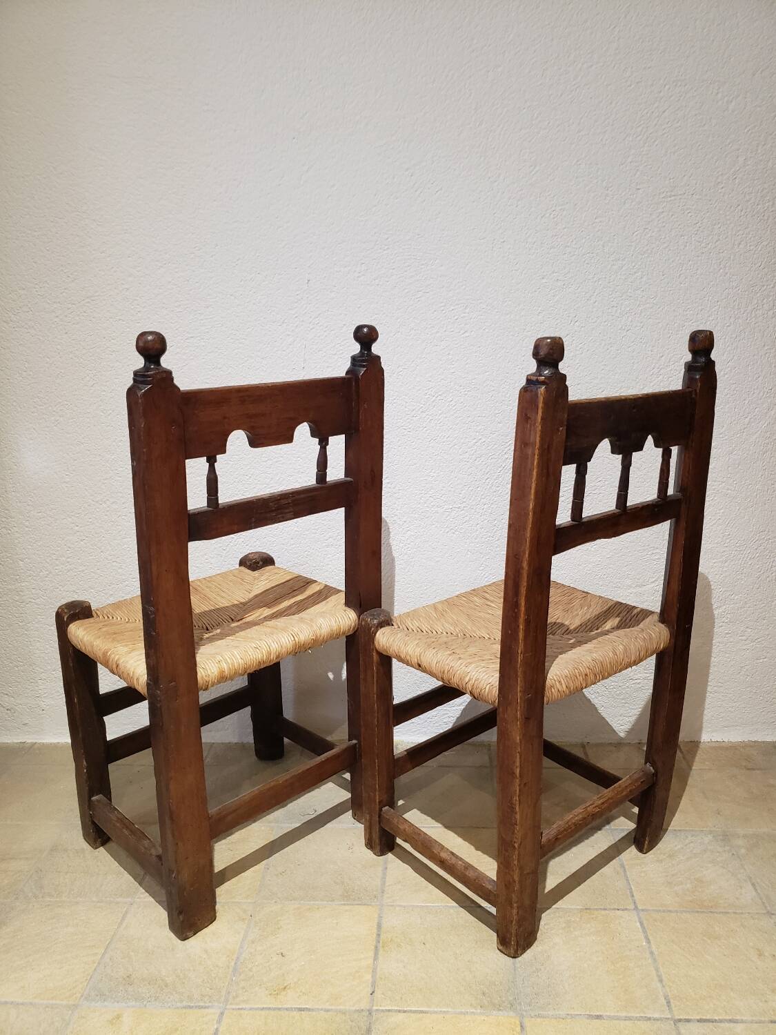 Pair of rustic chairs from the 19th century.