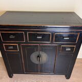 Chinese chest of drawers in black and gold lacquer