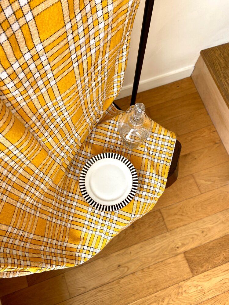 Yellow plaid cotton tablecloth ☐ 140 x 175 cm