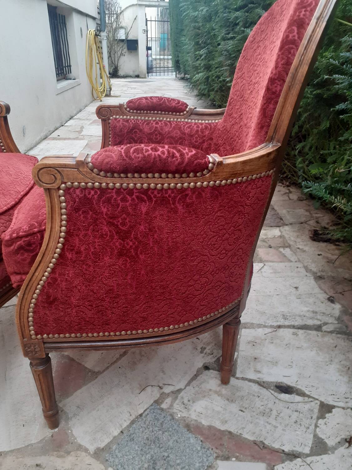 Lot 2 fauteuil voltaire médaillon bergère rouge bois sculpture