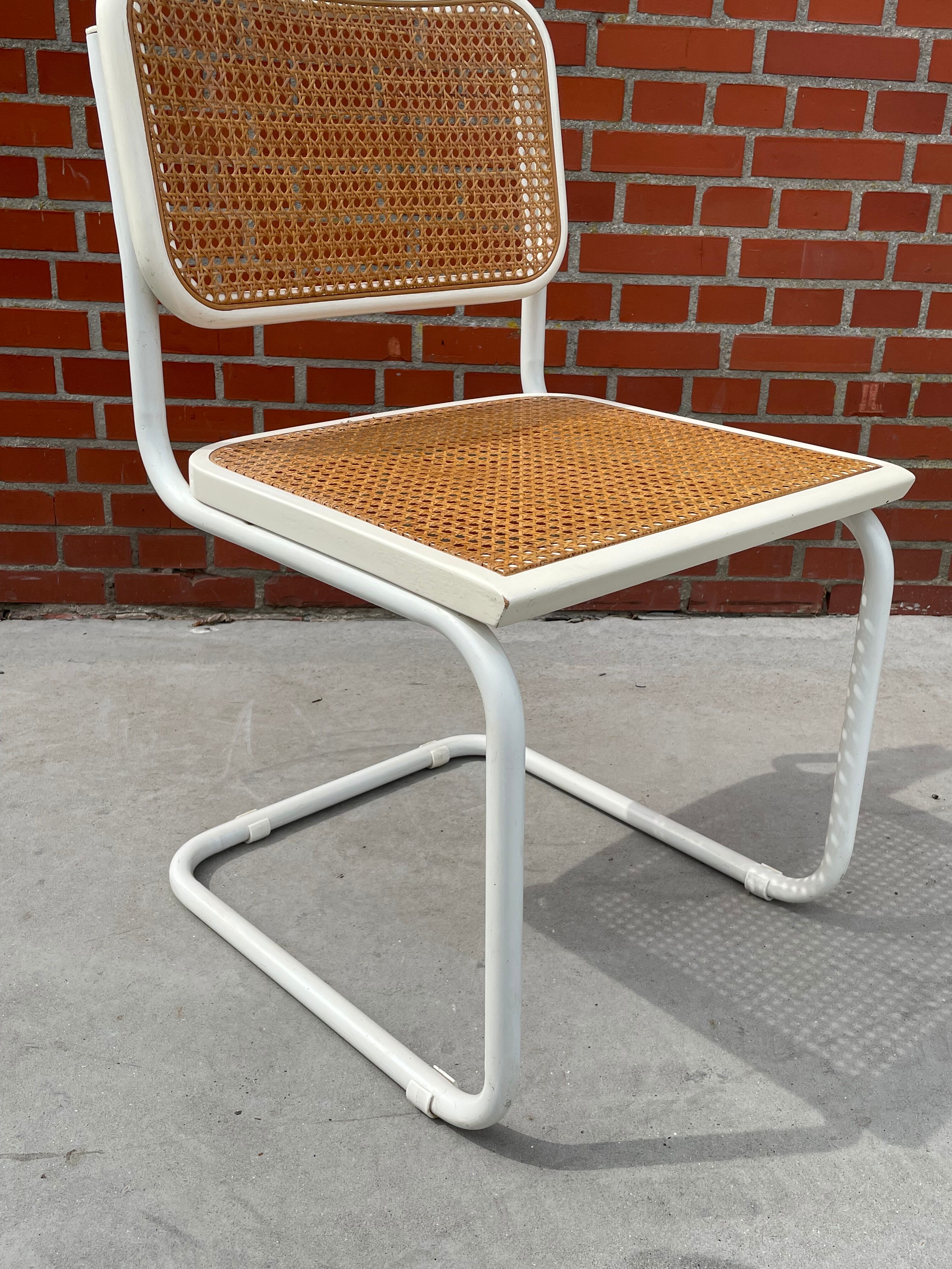 Cesca design chair b32 model in white