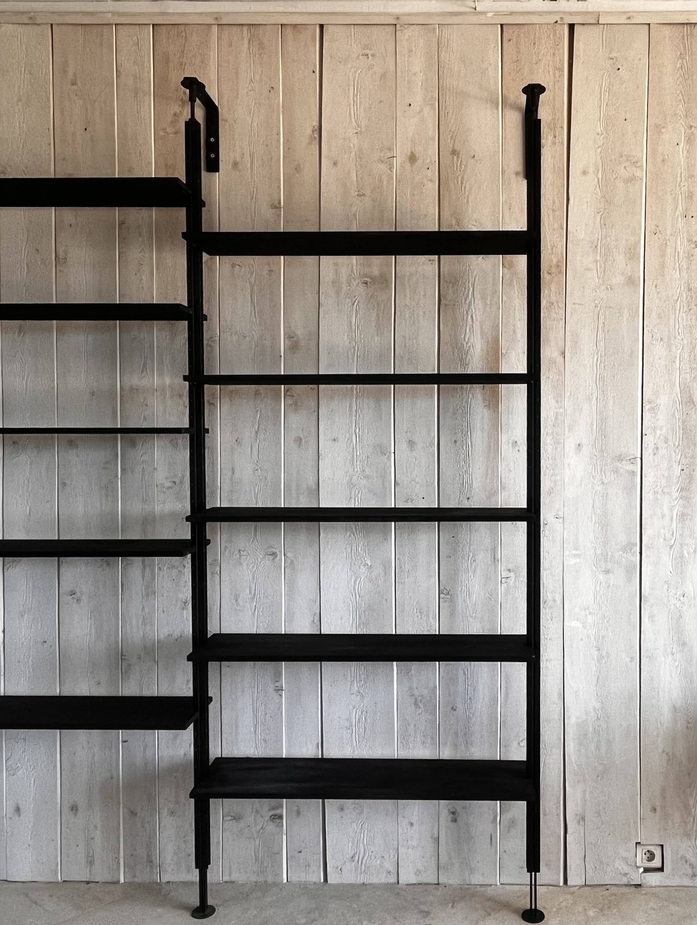 Étagère bibliothèque de type Nelson